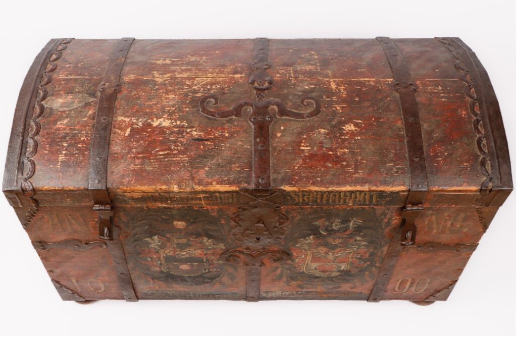 Wood treasure chest dowry chest 1690 German chest