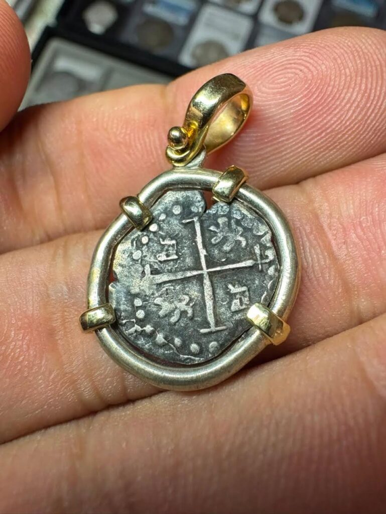 1600s pendant spanish silver shipwreck treasure