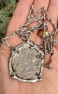 1620-1660 Potosi 8 Reales with heavy silver chain and bezel - Shipwreck coin