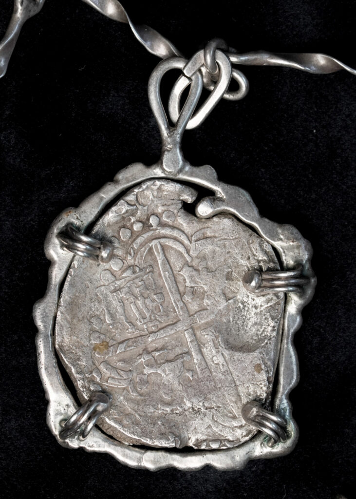 1620-1660 Potosi 8 Reales with heavy silver chain and bezel - Shipwreck coin